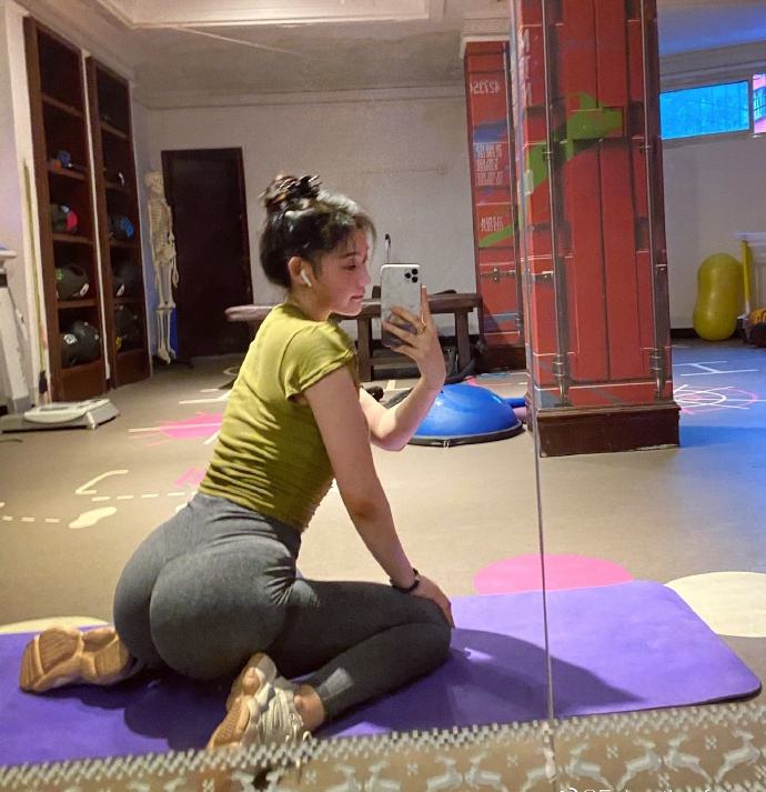 明日之后拇指玩版本下载
